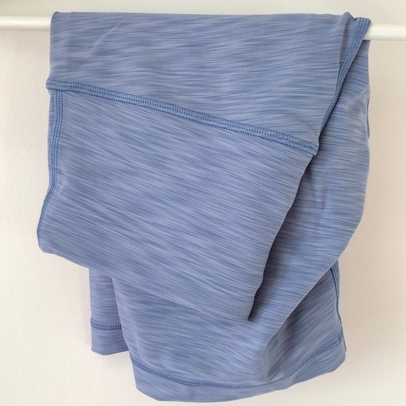 LULULEMON WUNDER TRAIN HIGH-RISE SHORT 8" in Heathered Water Drop size 6 - Picture 2 of 3